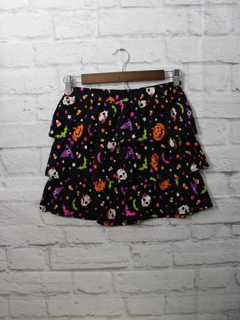 Wondernation Girl's Medium Multi Colored Tiered Pull On Halloween Skirt